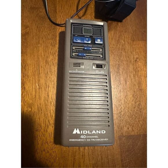 Vintage Midland Ready Rescue Model 77-909 40-Channel Emergency 2-Way CB Radio - Picture 2 of 8